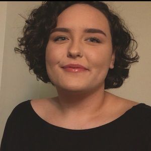 Meet your Posher, Hollie